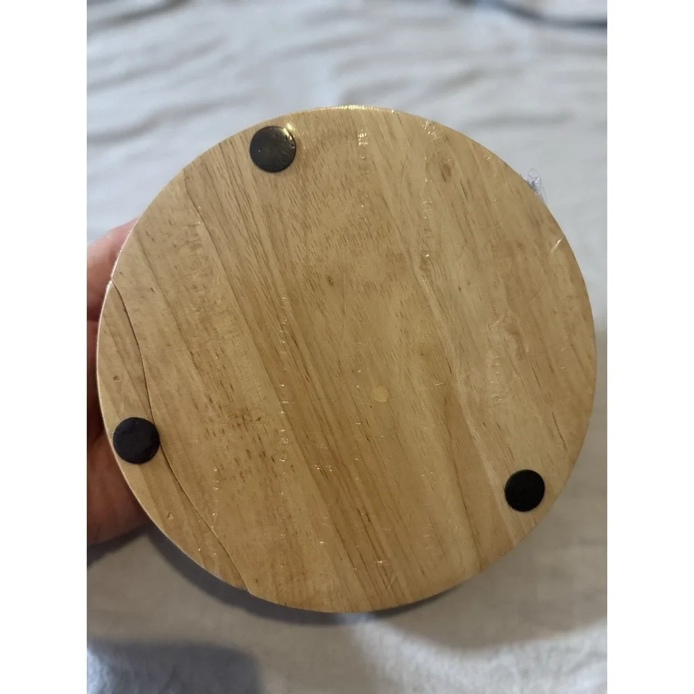 The Unbranded Brand wood cheese